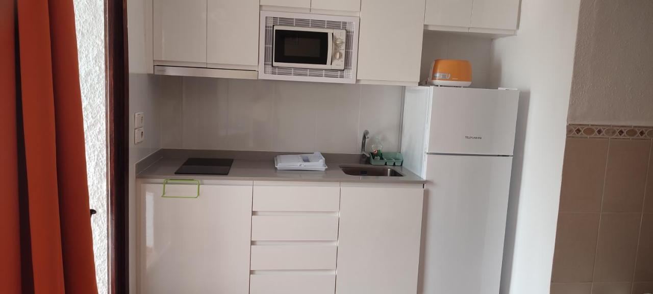 Apartamento Con Vistas Al Puerto Deportivo Fuentes *