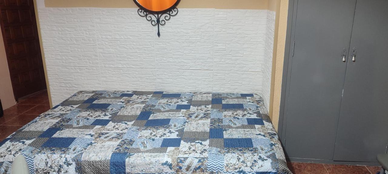 Con Vistas Al Puerto Deportivo Fuentes Apartamento *